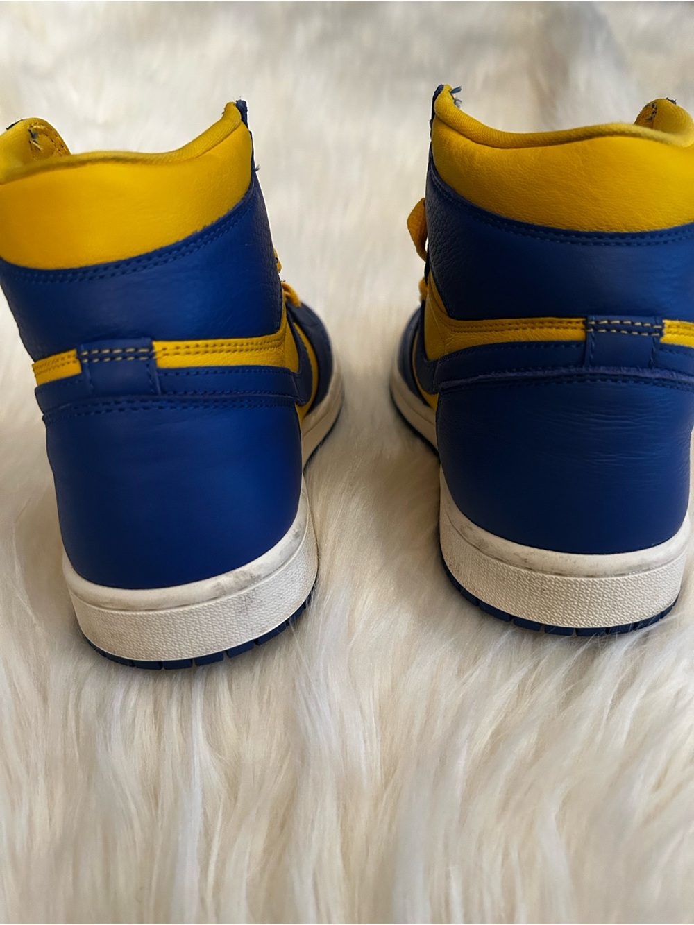 Nike Men’s High-Top Sneakers in Yellow and Blue - Picture 3 of 9